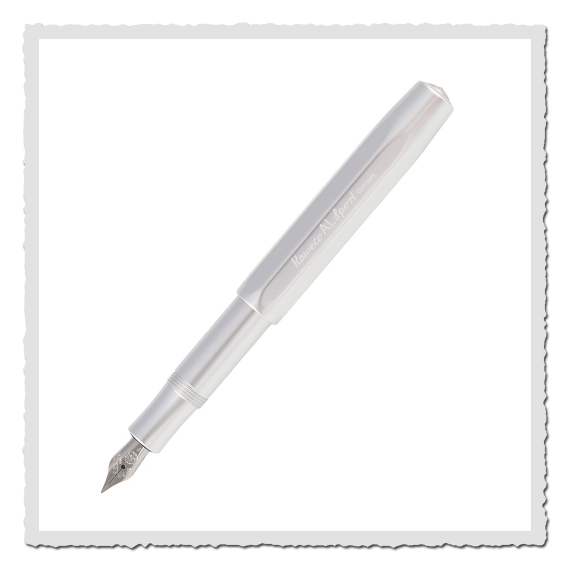 Kaweco Füllfederhalter AL Sport Silver aus Aluminium mit geöffneter Kappe und sichtbarer Feder